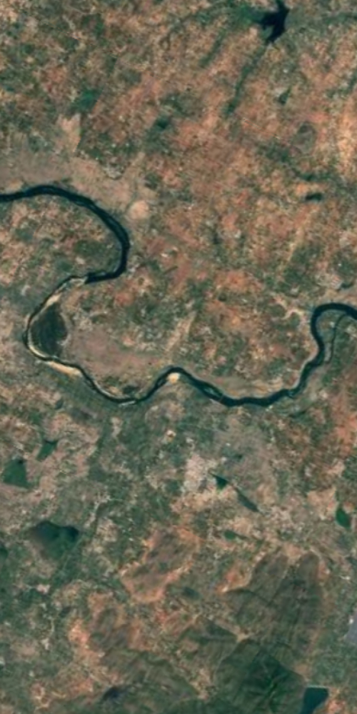 Satellite view of a place in India shaped like the letter W